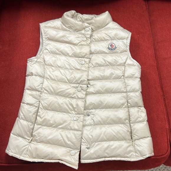 Moncler Kid Liane Down Vest new size 8 in light beige - Picture 2 of 6